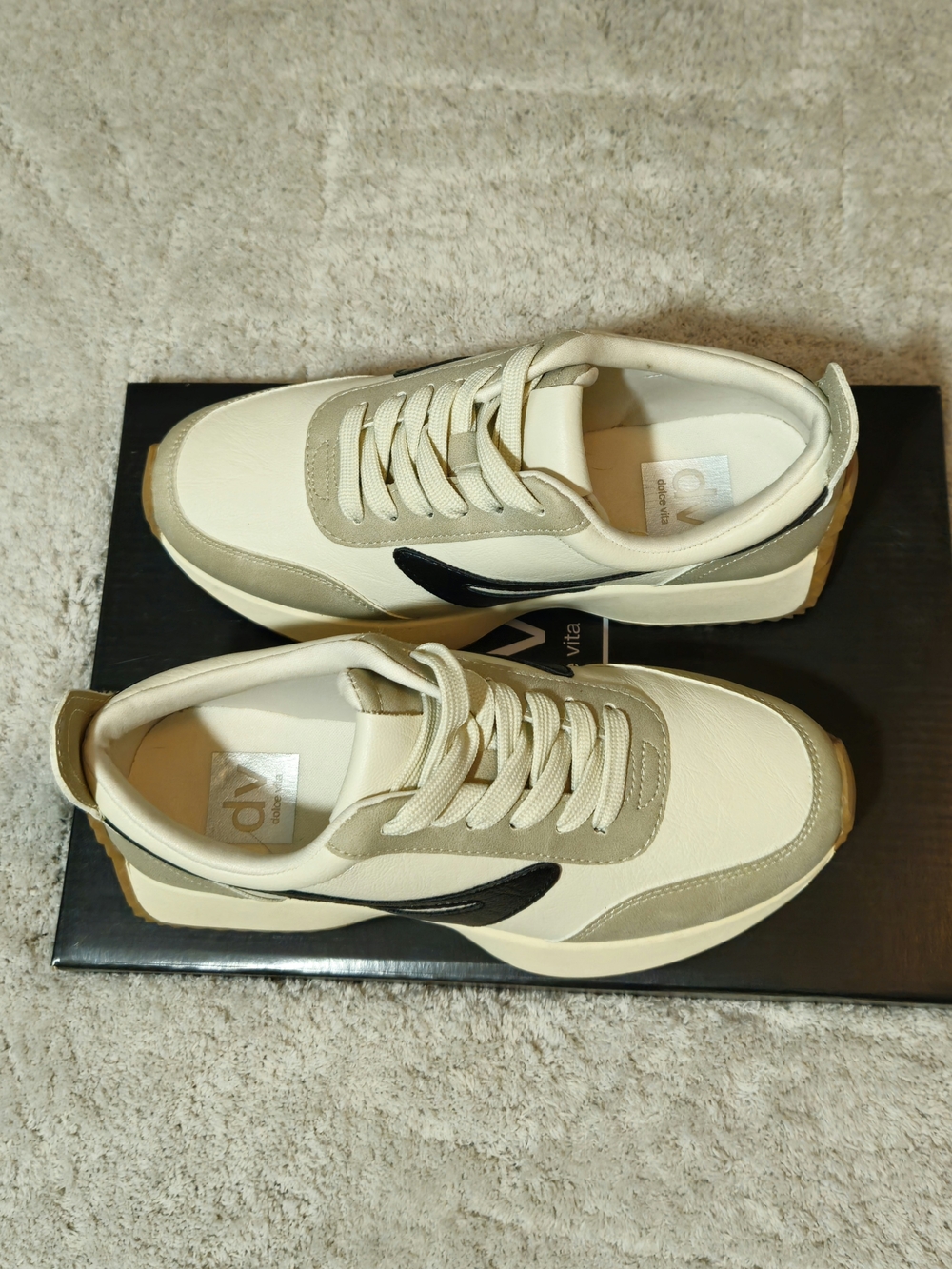 NIB DV Dolce Vita
Women's Bynx Lace-Up Jogger Sneakers - Picture 6 of 9